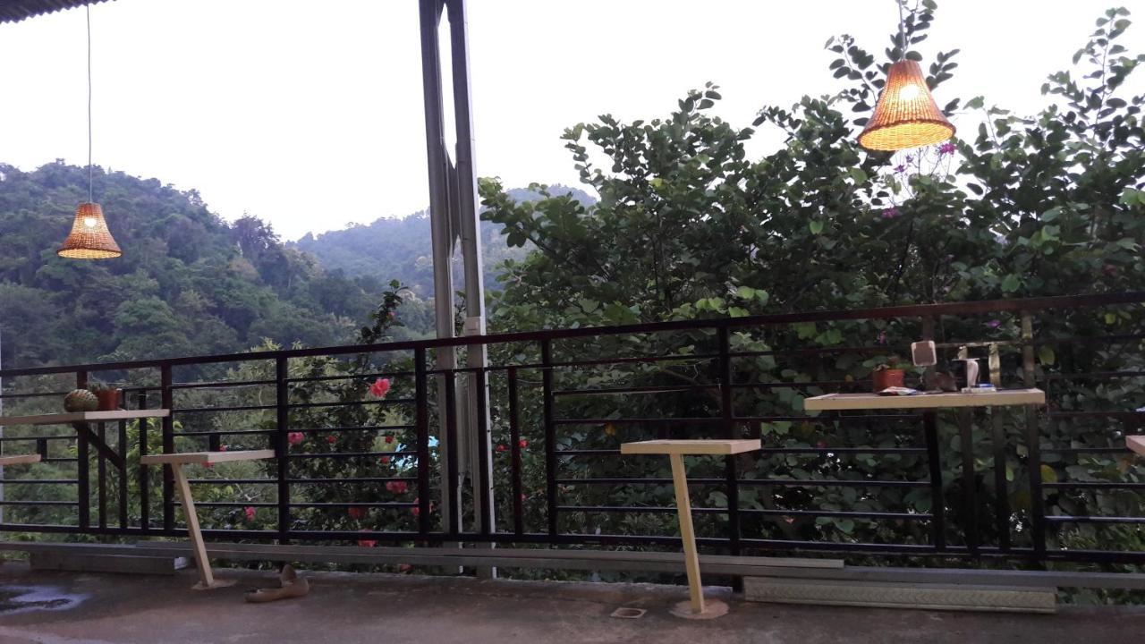 G-Rima Home Stay Labuan Bajo Buitenkant foto
