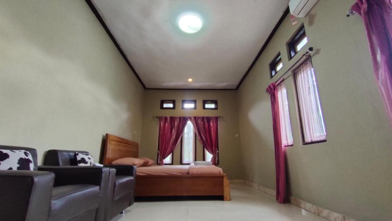 G-Rima Home Stay Labuan Bajo Buitenkant foto