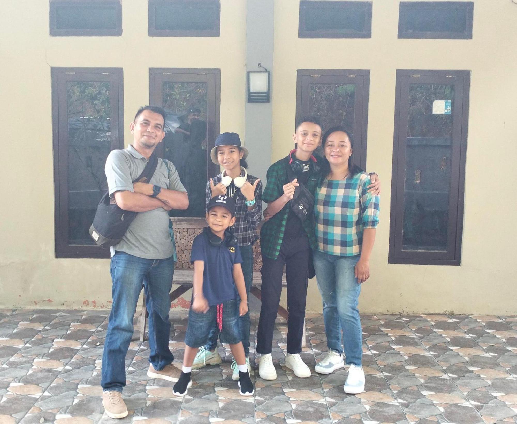 G-Rima Home Stay Labuan Bajo Buitenkant foto