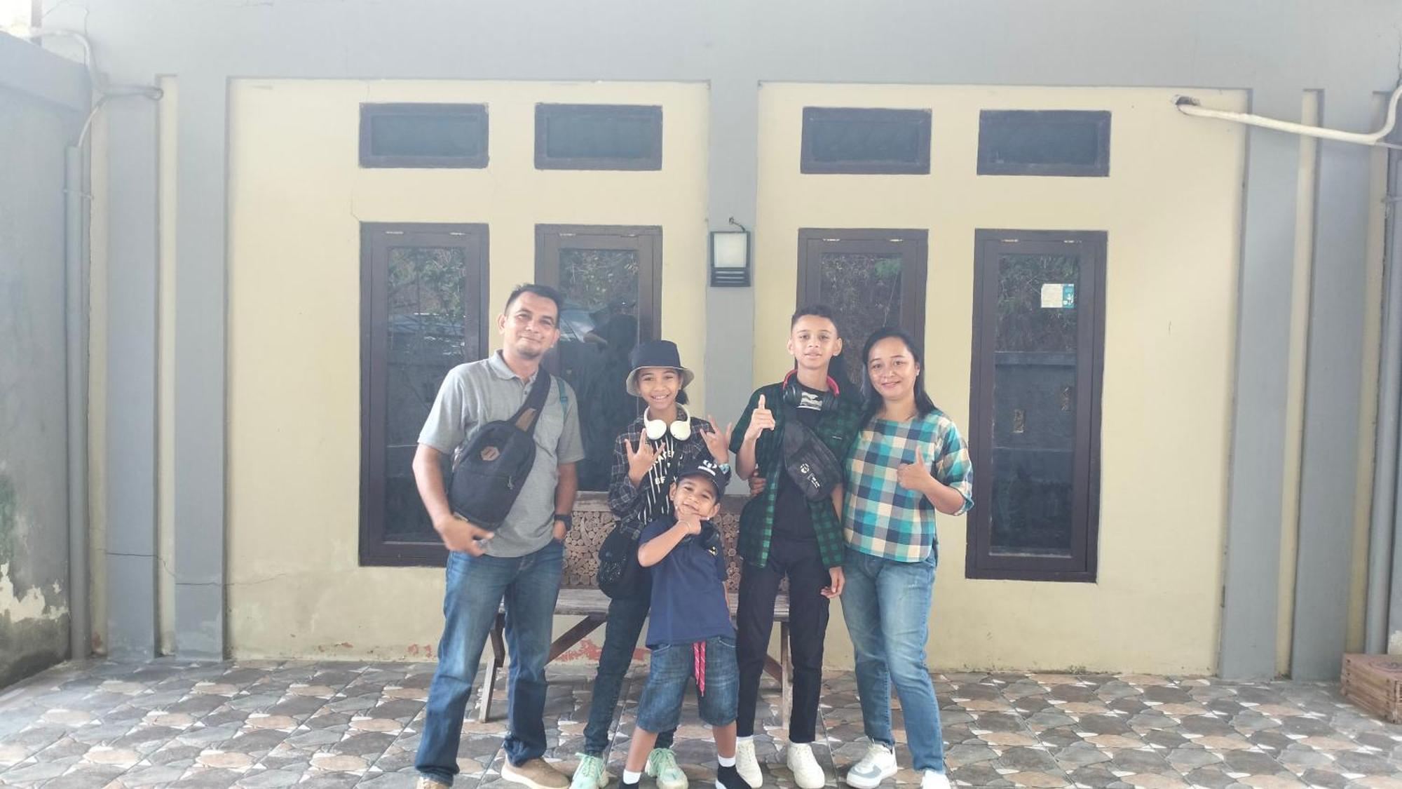 G-Rima Home Stay Labuan Bajo Buitenkant foto